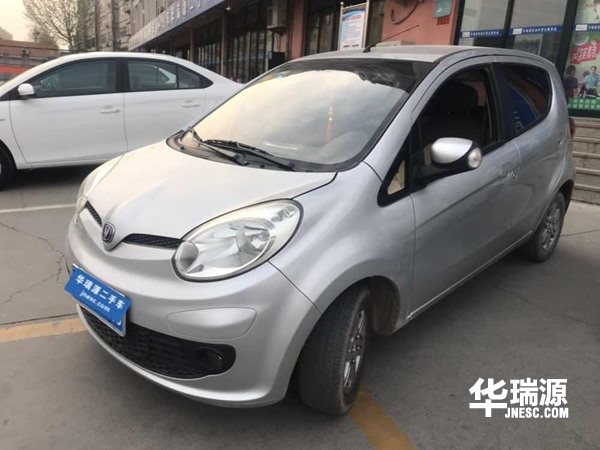 国产微型车奔奔LOVE,外观圆润饱满,空间够用舒适