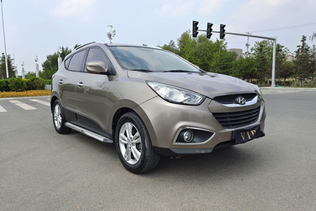 辽阳二手现代ix35 2010款 2.0 新锐版 GL 2WD MT